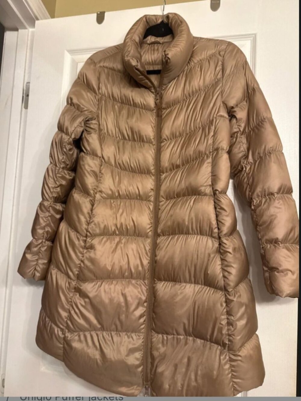 Uniqlo Light weight Packable Puffer Jacket Gold Size L